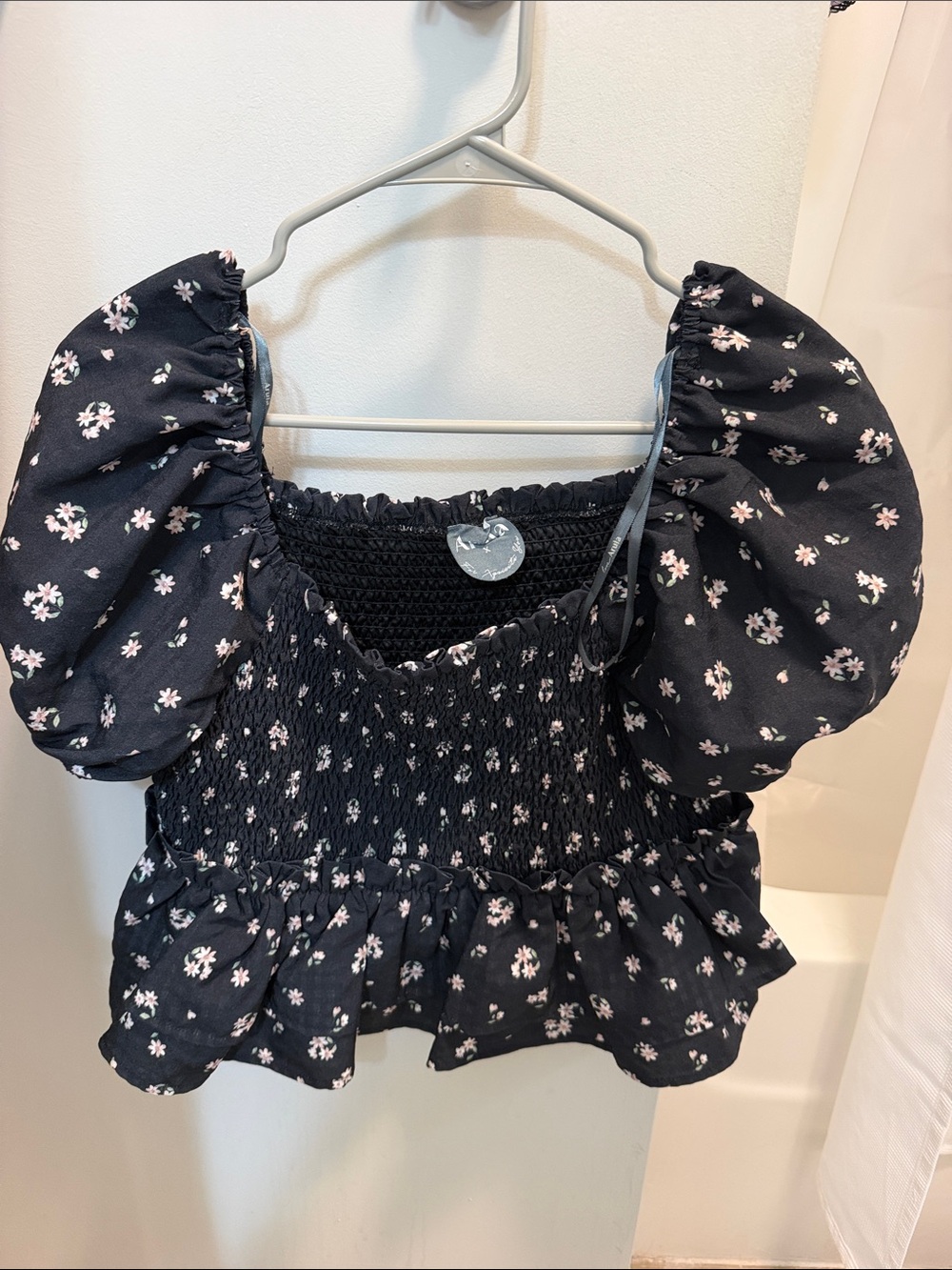 ARULA Black Smocked Puff-Sleeve Floral Crop Top